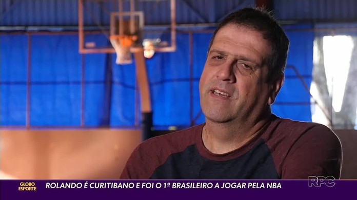 Jogador da NBA joga basquete na periferia de Diadema