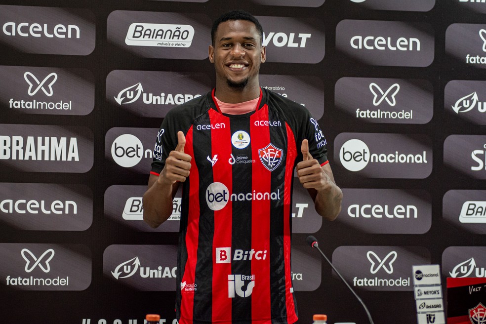 Ex-Vitória, campeão da Libertadores pelo Santos, acerta com clube da Série B