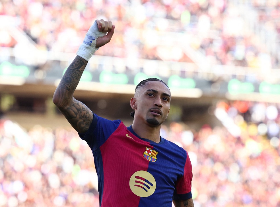 Com dois gols e uma assistência, Raphinha garante virada do Barcelona sobre o Celta de Vigo — Foto: Reuters