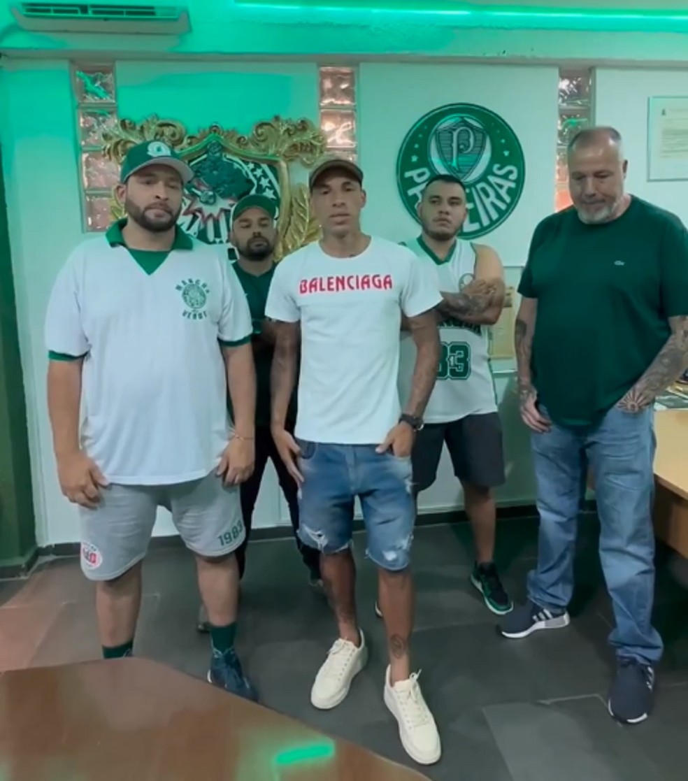 Breno Lopes gravou vídeo para se desculpar com torcedores do Palmeiras — Foto: Reprodução