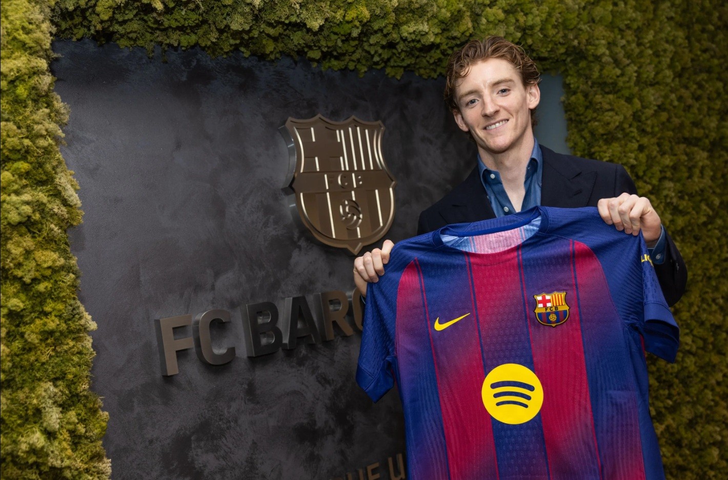 Reforço do Barcelona, Gordon se compara a Raphinha: "Intensidade, velocidade e técnica"