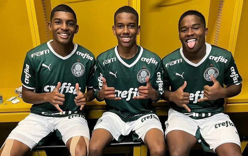 Luis Guilherme, Estêvão e Endrick pelo sub-17 do Palmeiras — Foto: Divulgação