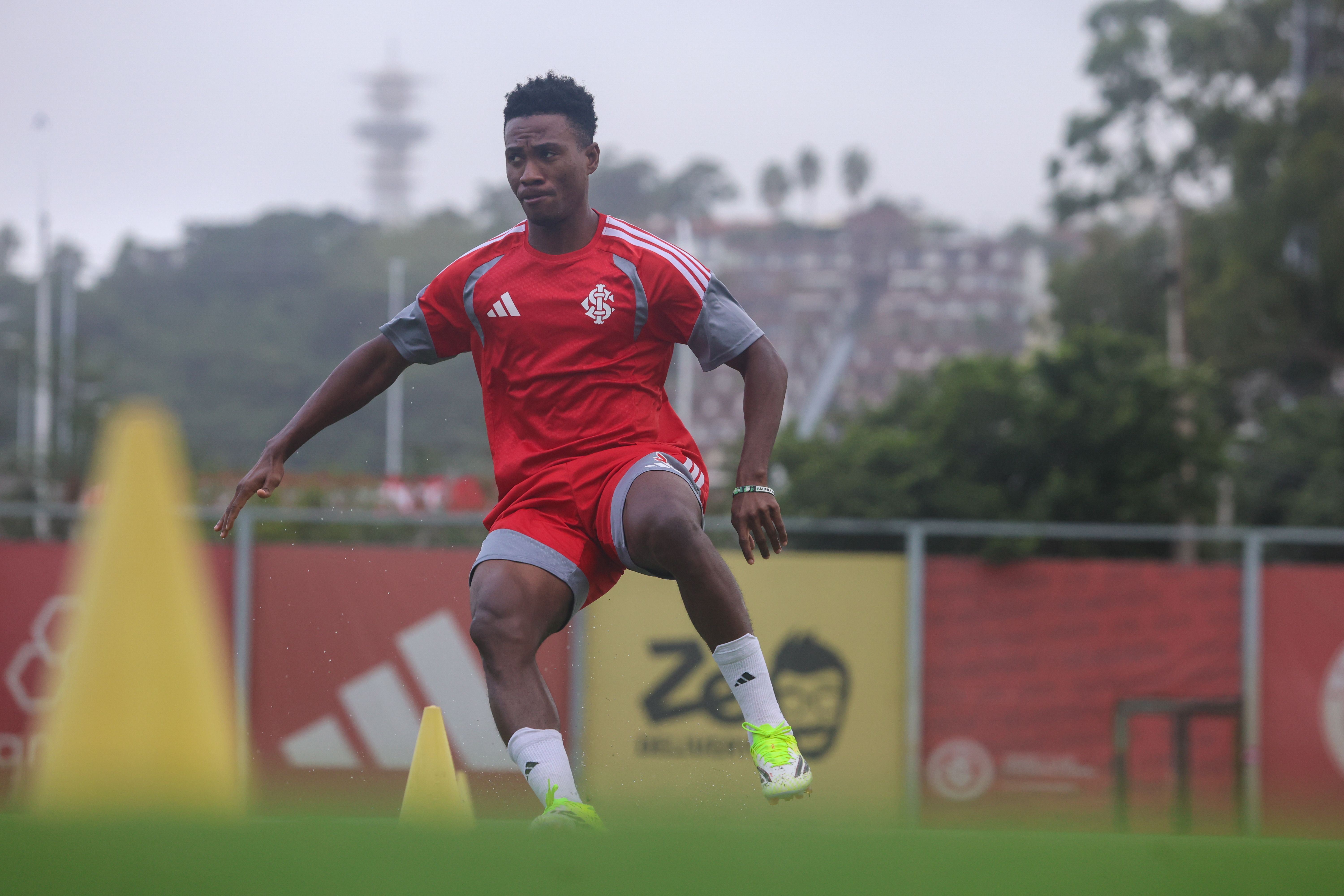 Benjamin se aproxima de volta ao Inter em meio a dívida; saiba mais | Ge