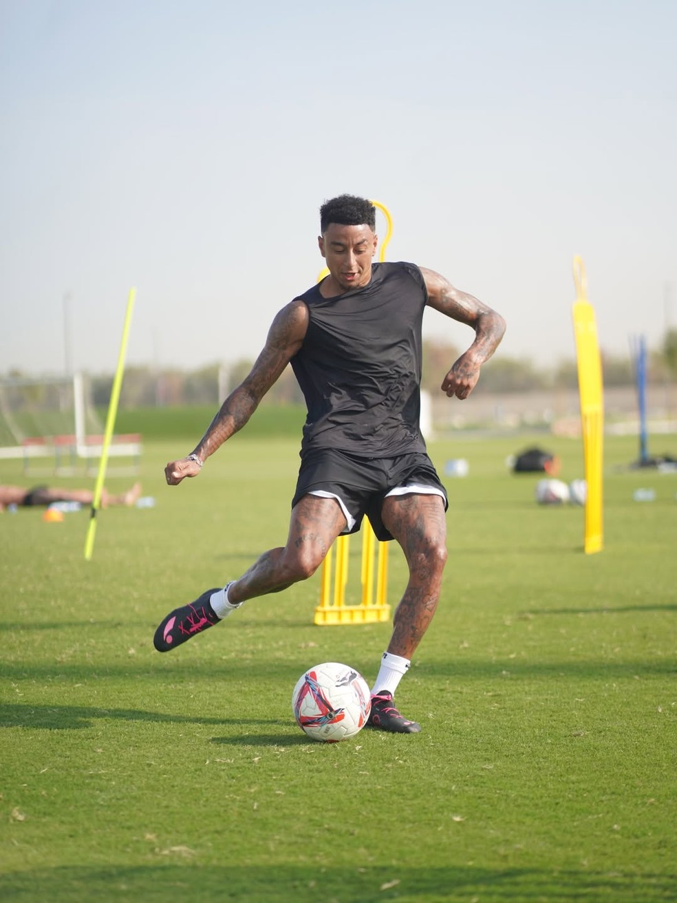 Jesse Lingard em treino individual para manter a forma física — Foto: Reprodução/Instagram