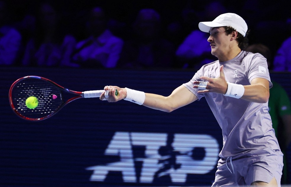 Joo Fonseca na final do WTA 500 da Basileia  Foto: REUTERS/Pierre Albouy