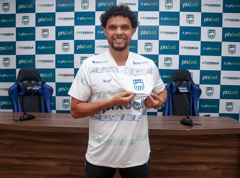 Victor Ferraz é anunciado pelo Serra Branca — Foto: Divulgação / Serra Branca