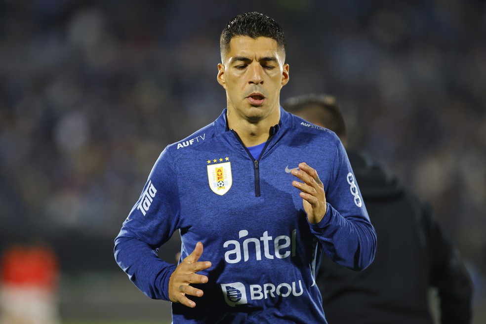Luis Suarez antes de Uruguai x Paraguai — Foto: Ernesto Ryan/Getty Images