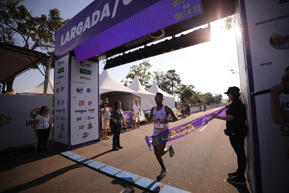 Fábio de Jesus vence a 38ª edição da Corrida Integração — Foto: Luciano Zarollo/ Divulgação Grupo OA