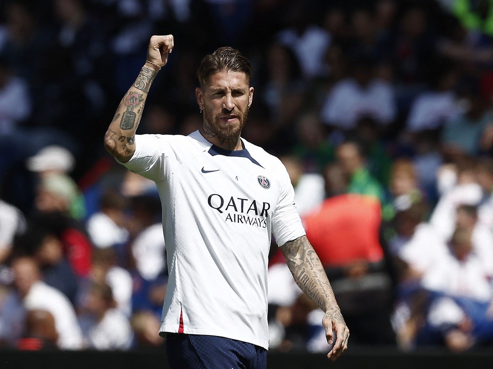 Sergio Ramos PSG treino aberto — Foto: Reuters
