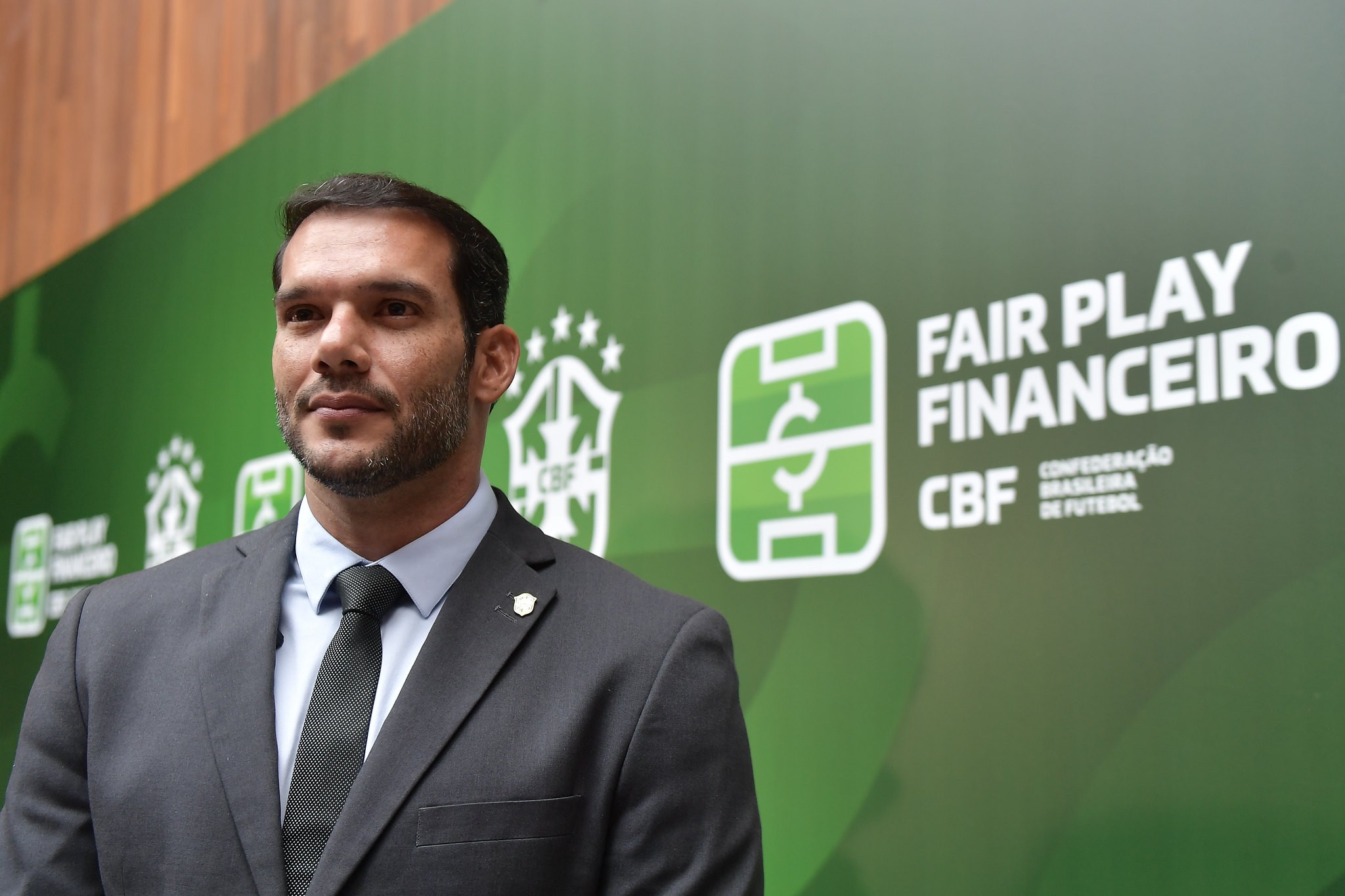 Na polêmica sobre arbitragem, Presidente da CBF rebate Abel: 