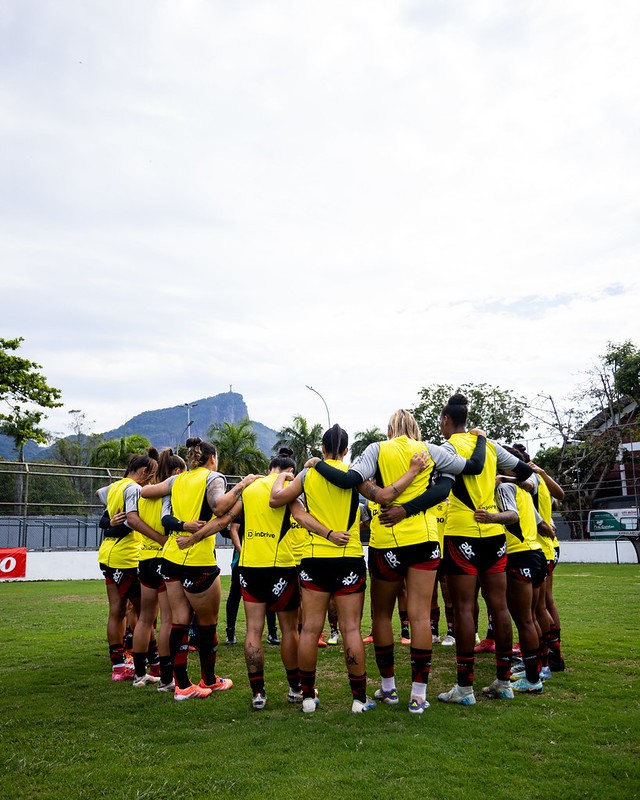 Flamengo altera orçamento do futebol feminino e ignora avanços no esporte