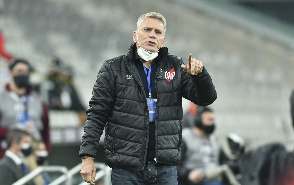 Brazil's Atletico Mineiro fires coach Paulo Autori