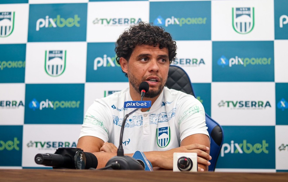 Victor Ferraz, lateral-direito do Serra Branca