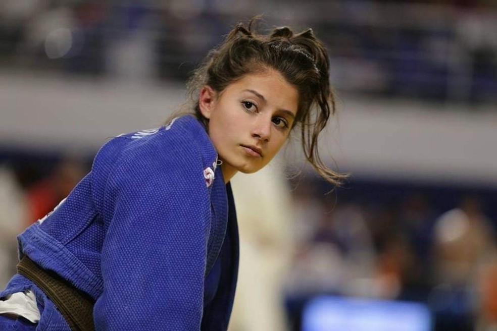 Midget qanday vaginaga ega?