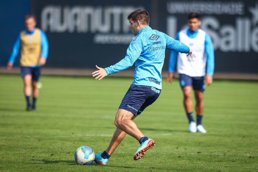 Kannemann em treino do Grêmio — Foto: Lucas Uebel/Grêmio