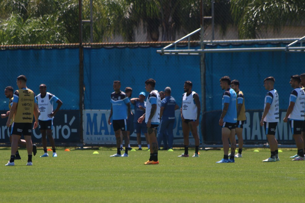 Iturbe volta a ficar à disposição de Renato — Foto: João Victor Teixeira