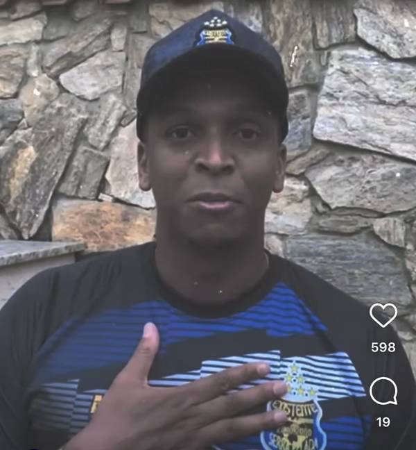 Ex-atacante de Corinthians e Seleção, Jô vai jogar na várzea em 2024