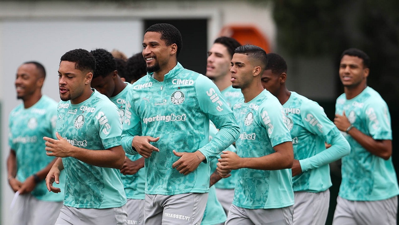 Palmeiras disputa coletivo e treina marcação em preparação para partida contra o Bahia