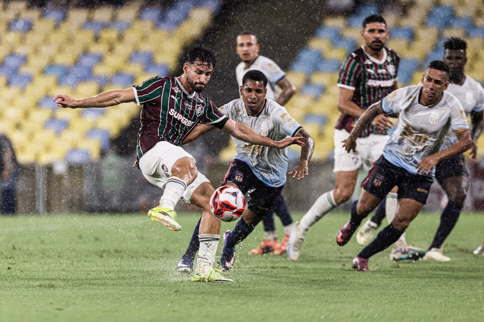 Martinelli celebra 300 jogos e conquista da Taça Guanabara: "Renovaria até 2050"
