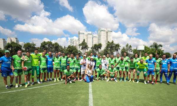 Palmeiras Treina de Meias Coloridas Para Promover Inclusão de Síndrome Down