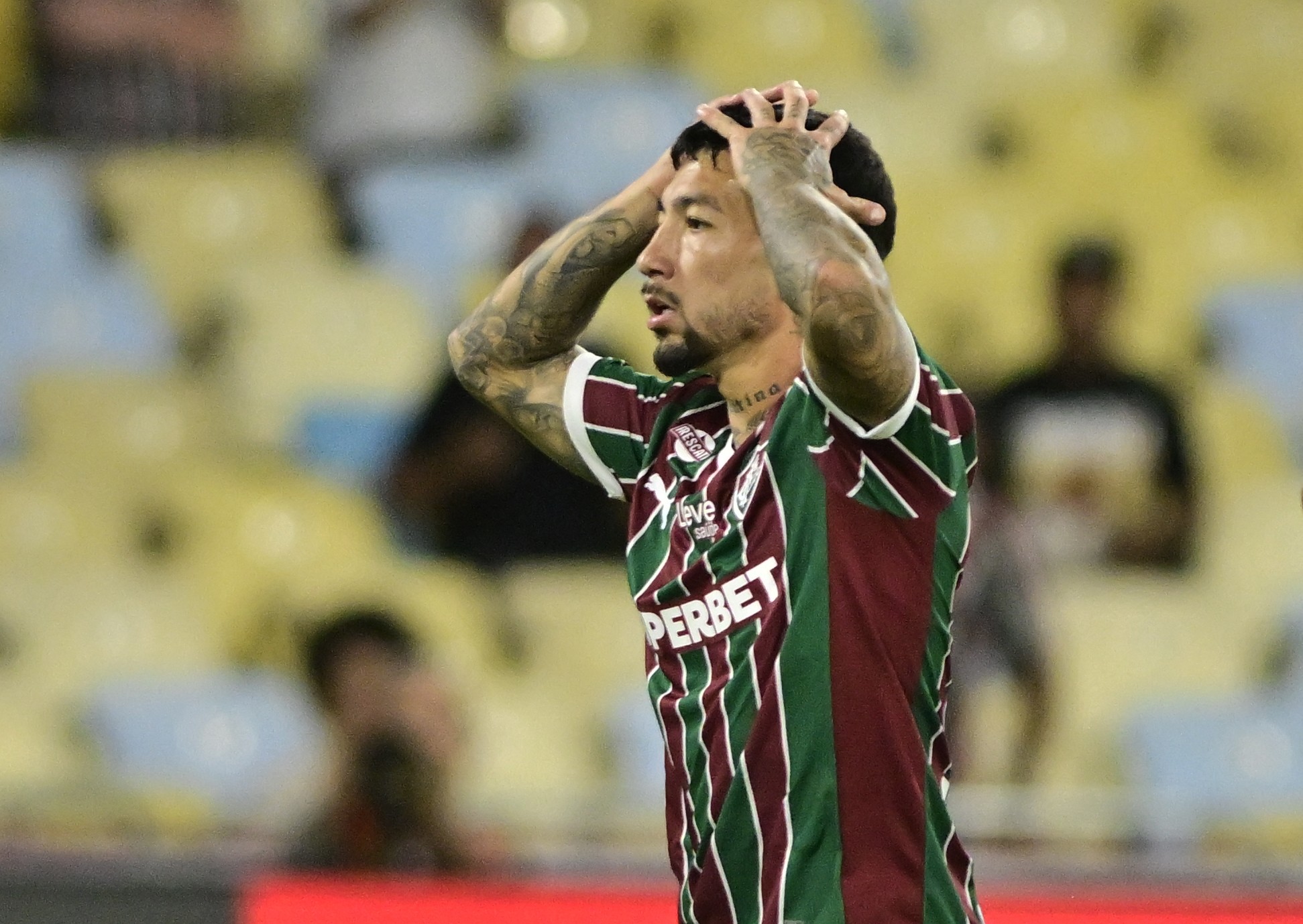 Cartão de Lucho Acosta gera investigação de manipulação de apostas no Fluminense