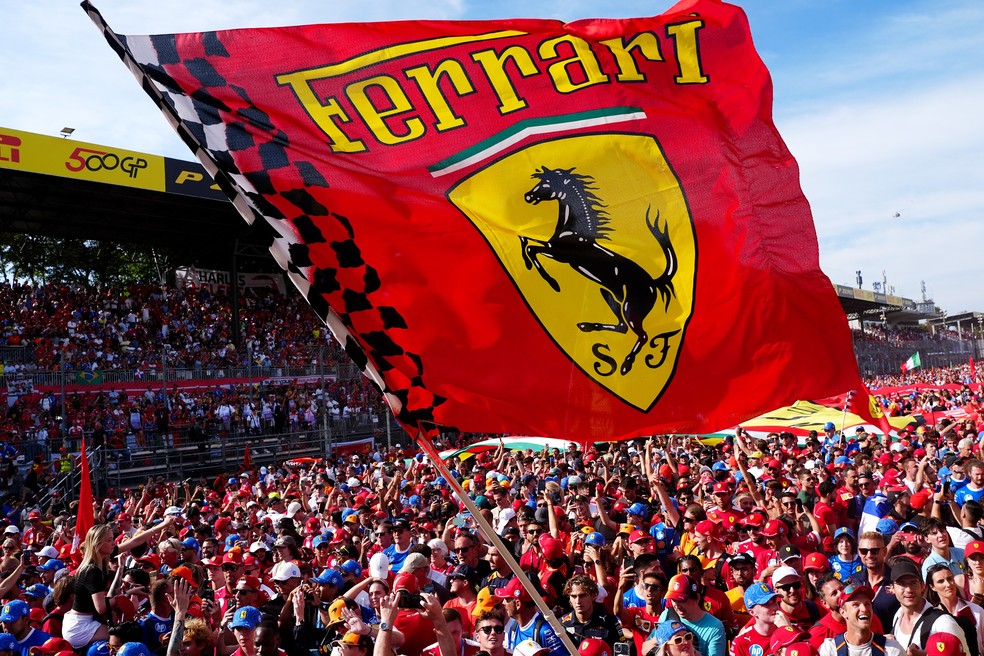 Bandeira da Ferrari — Foto: David Davies/PA Images via Getty Images