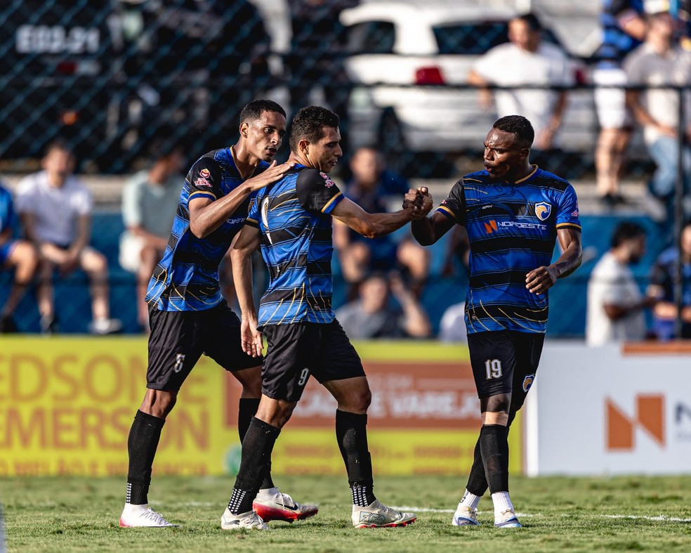 Paulinho, do QFC, é o artilheiro do estadual, com seis gols — Foto: Daniel Santos