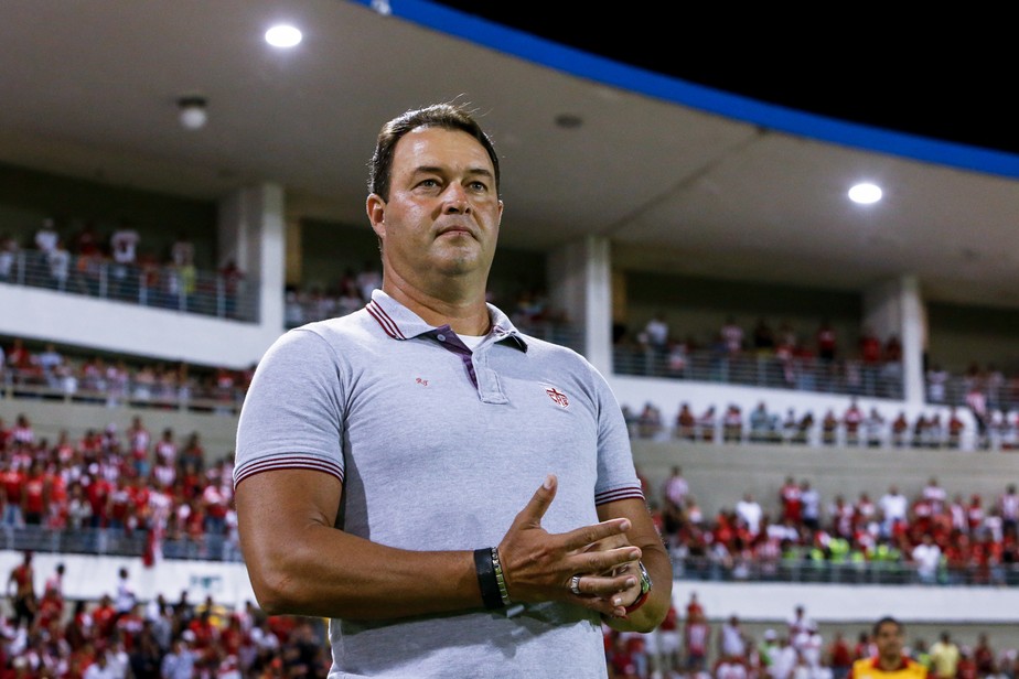 Roberto Fernandes volta a comandar o ABC após cinco anos
