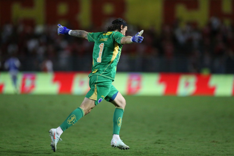 Cássio; CRB x Cruzeiro — Foto: Marlon Costa/AGIF