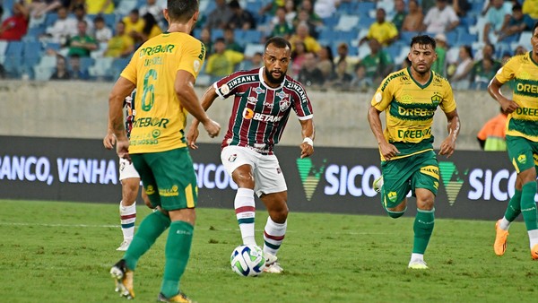 Samuel Xavier defende maneira alternativa de jogar do Fluminense: Não é  sempre que vamos dominar, fluminense
