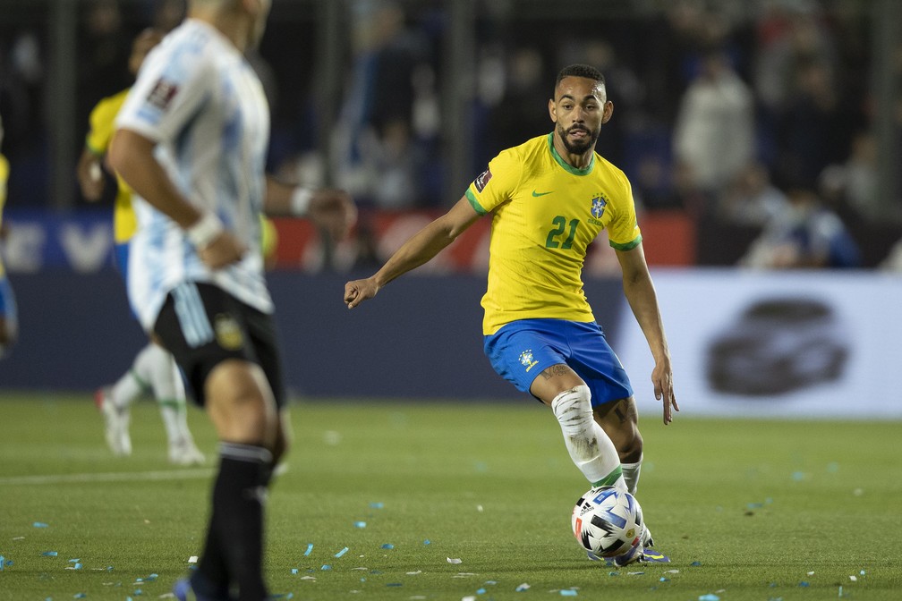 Matheus Cunha tenta gol do meio de campo, celebra estreia como titular da  Seleção e mira Copa | seleção brasileira | ge