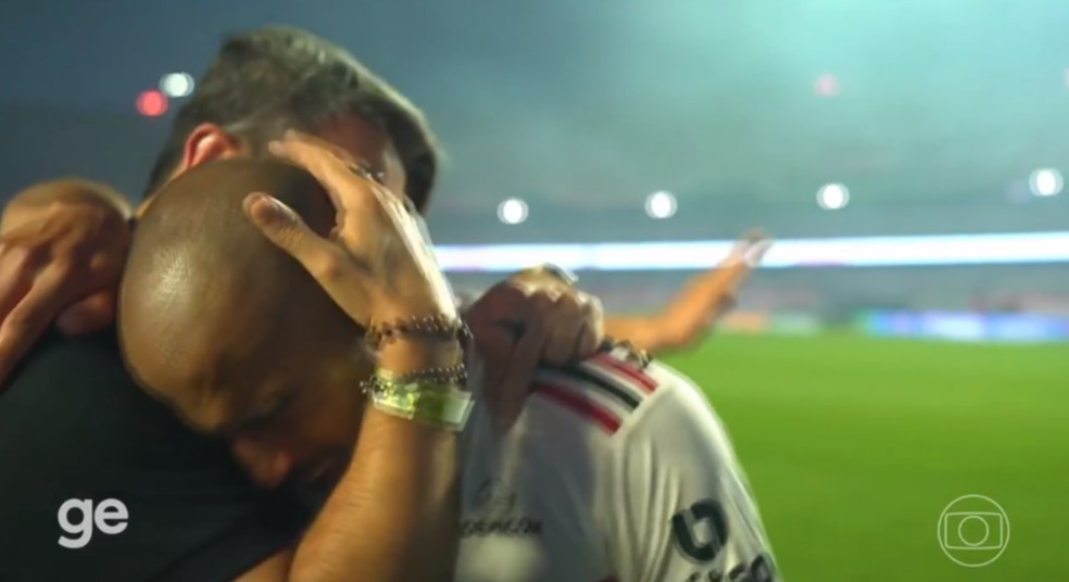 Lucas Moura chora após título do São Paulo — Foto: Reprodução