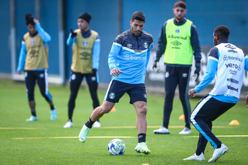 Promessa da base garante vitória do Grêmio em jogo-treino