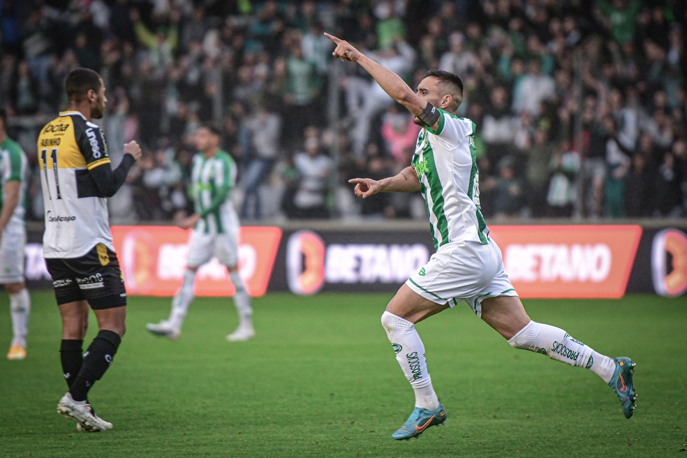 Alan Ruschel na comemoração do gol marcado sobre o Criciúma — Foto: Gabriel Tadiotto/E.C Juventude