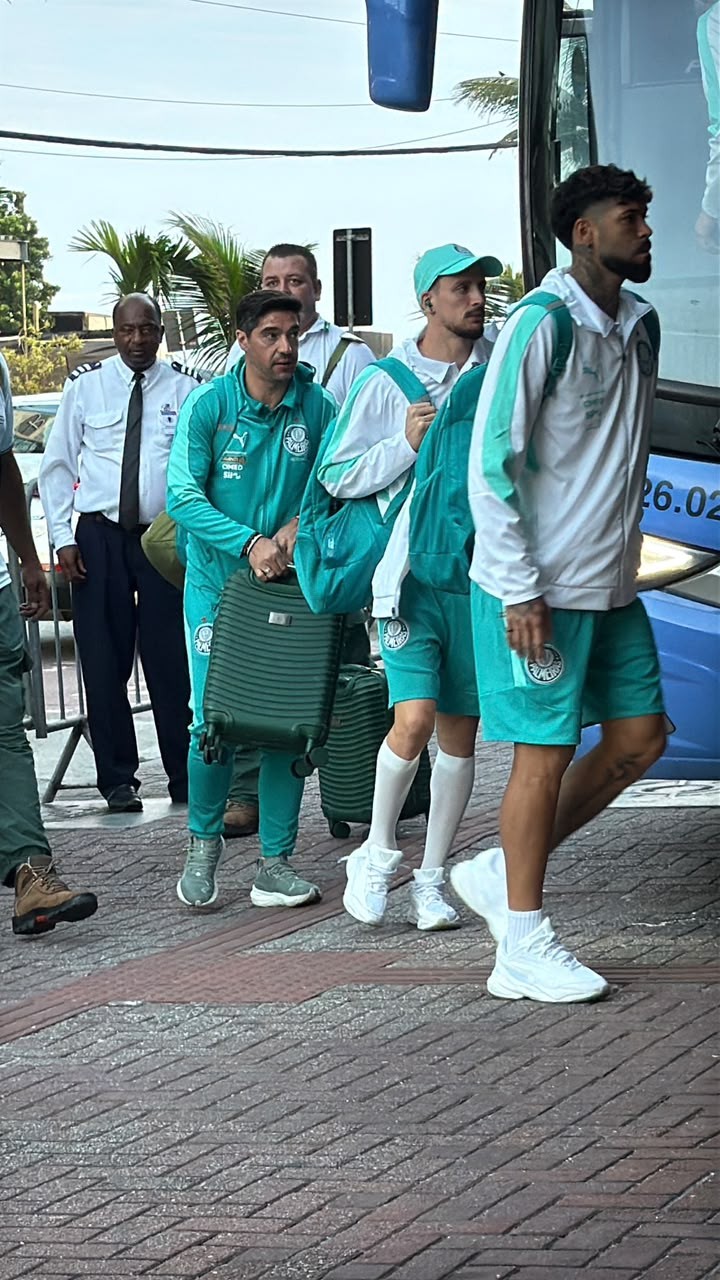 Palmeiras não terá Vitor Roque na semifinal da Libertadores; veja relacionados