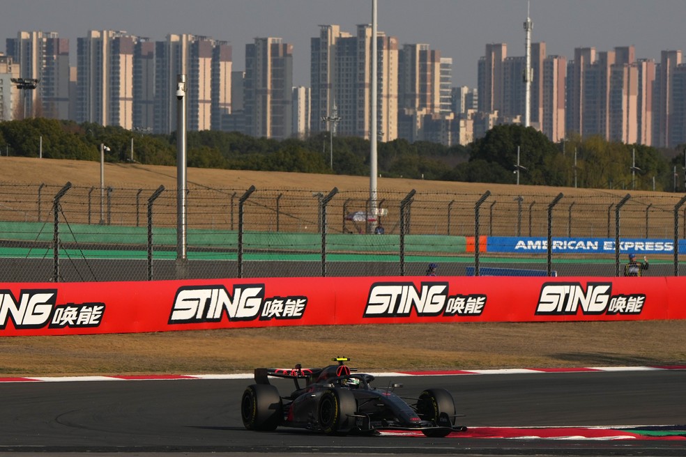 Gabriel Bortoleto vai largar em 14º na corrida sprint do GP da China — Foto: Alex Bierens de Haan/Getty Images