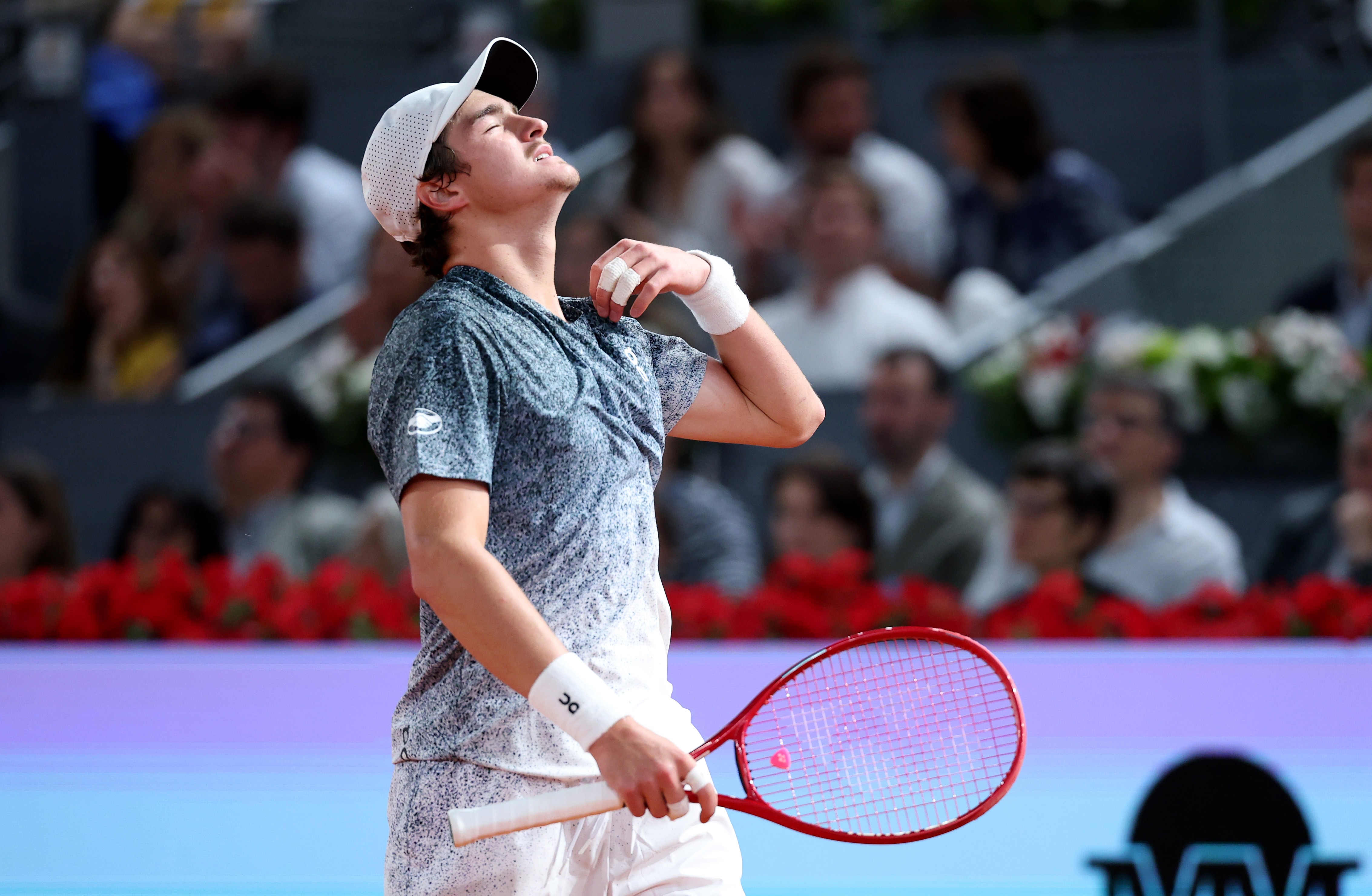 João Fonseca lamenta postura no 3º set em queda no Madrid Open: "Não conduzi da melhor maneira"