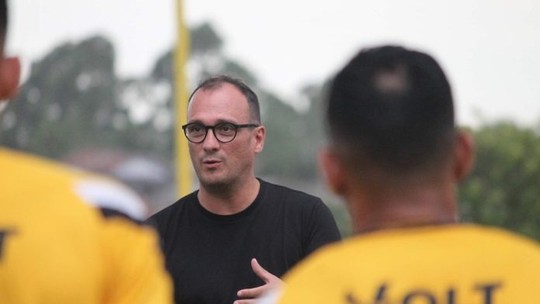 Criciúma renova com gerente de futebol Alex Brasil e encaminha Tencati para 2024