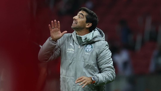 Entenda por que Simone Biles virou exemplo para Abel Ferreira analisar a má fase do Palmeiras