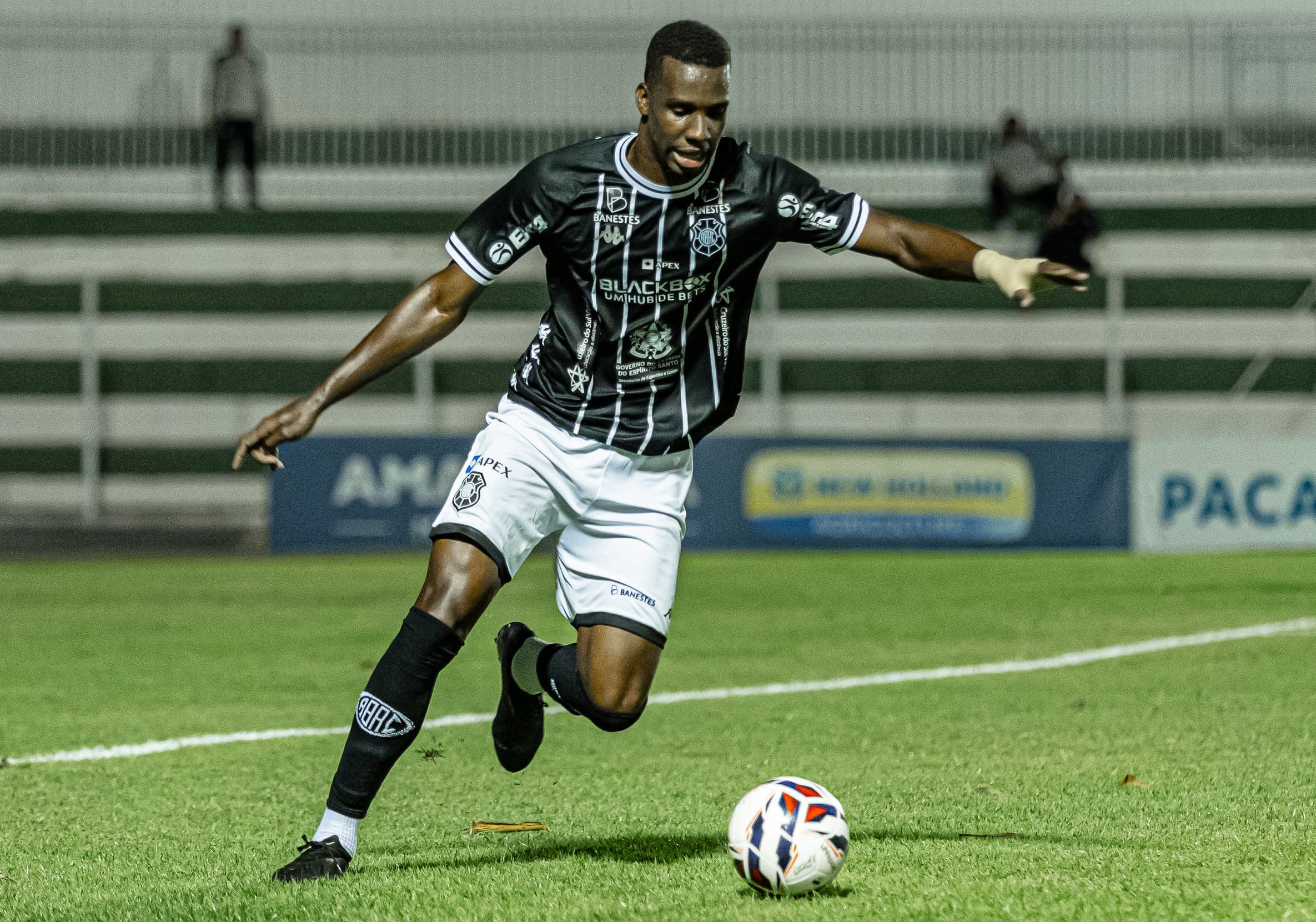 Rio Branco-ES renova com o zagueiro Matheus Castelo para 2027