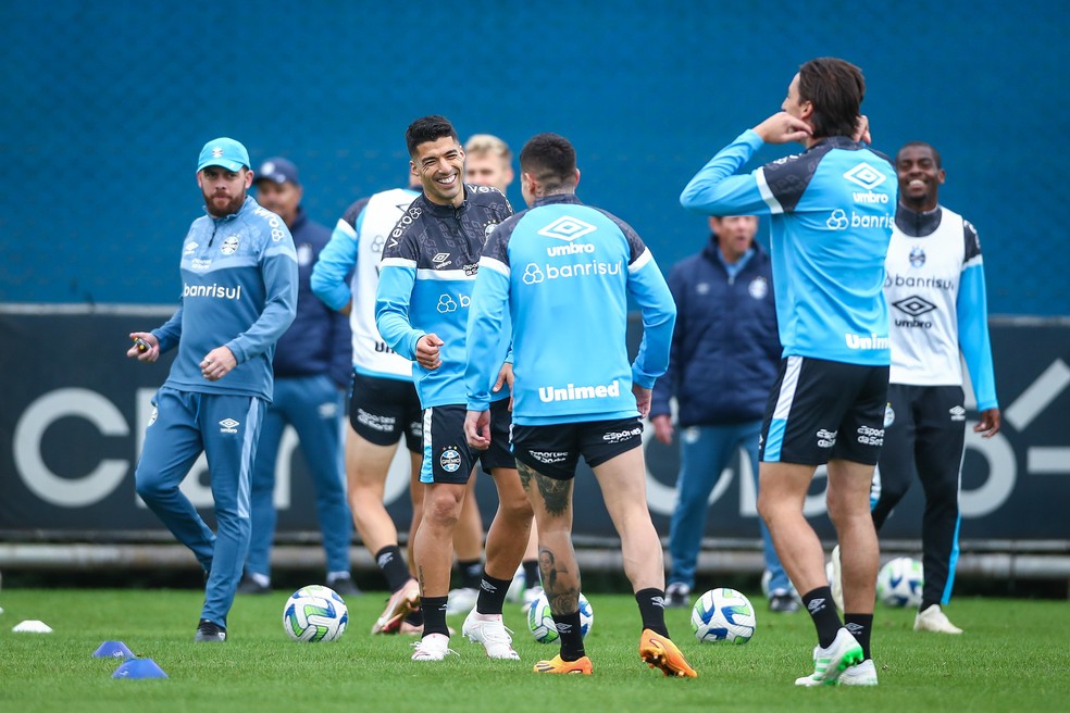 Suárez em último treino do Grêmio antes de enfrentar o Bahia — Foto: Lucas Uebel/Grêmio