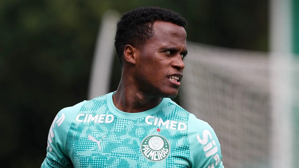 Jhon Arias se reapresenta ao Palmeiras; Vitor Roque segue cronograma especial