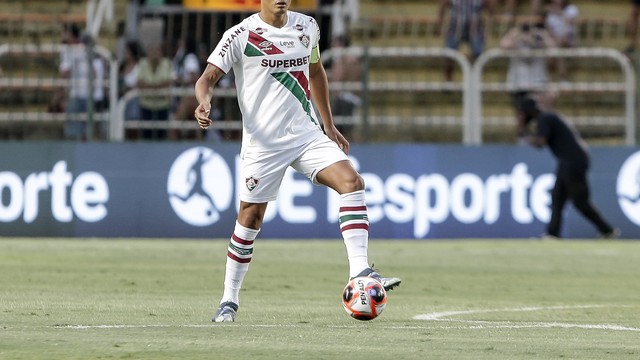 Thiago Silva pelo Fluminense na partida contra o Volta Redonda