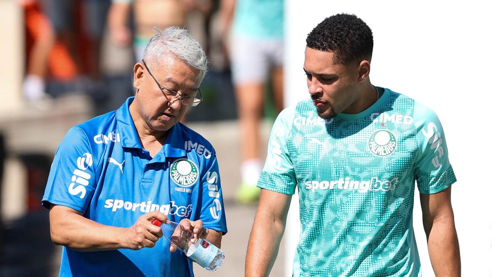 Vitor Roque durante treino do Palmeiras na Academia de Futebol — Foto: Cesar Greco/Palmeiras/by Canon