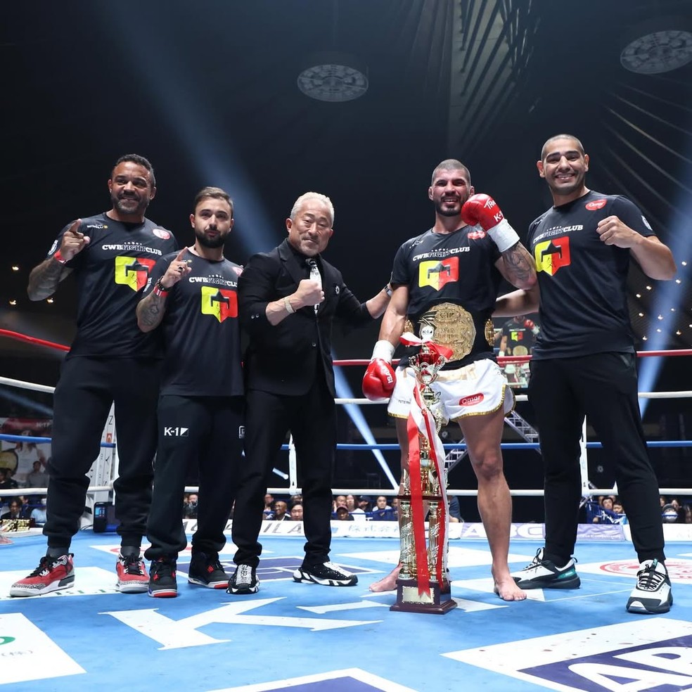 Ariel Machado defende cinturão peso-pesado no K-1 — Foto: Reprodução/Instagram