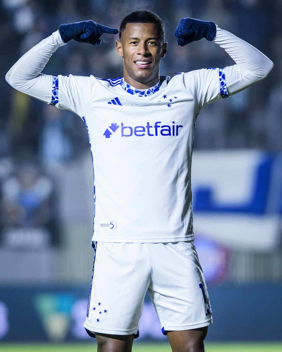 Arthur Gomes comemora gol pelo Cruzeiro — Foto: Gustavo Aleixo/ Cruzeiro