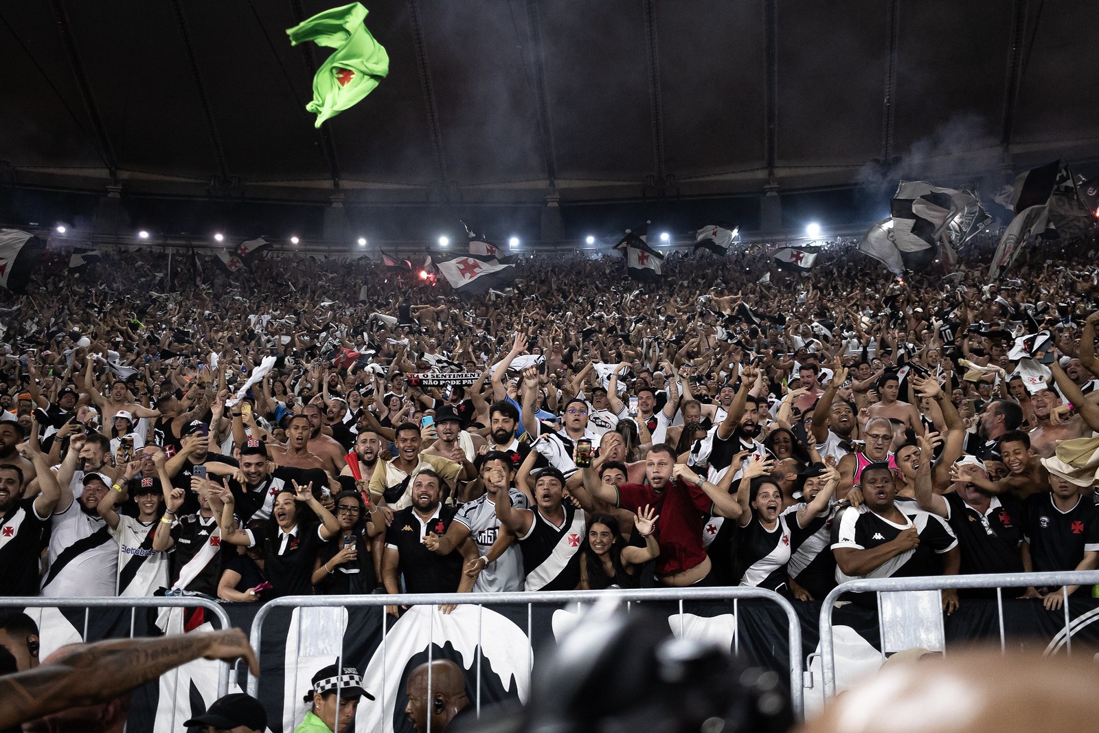 Vasco vende 35 mil ingressos para jogo contra o Boca no Maracanã em 12 horas
