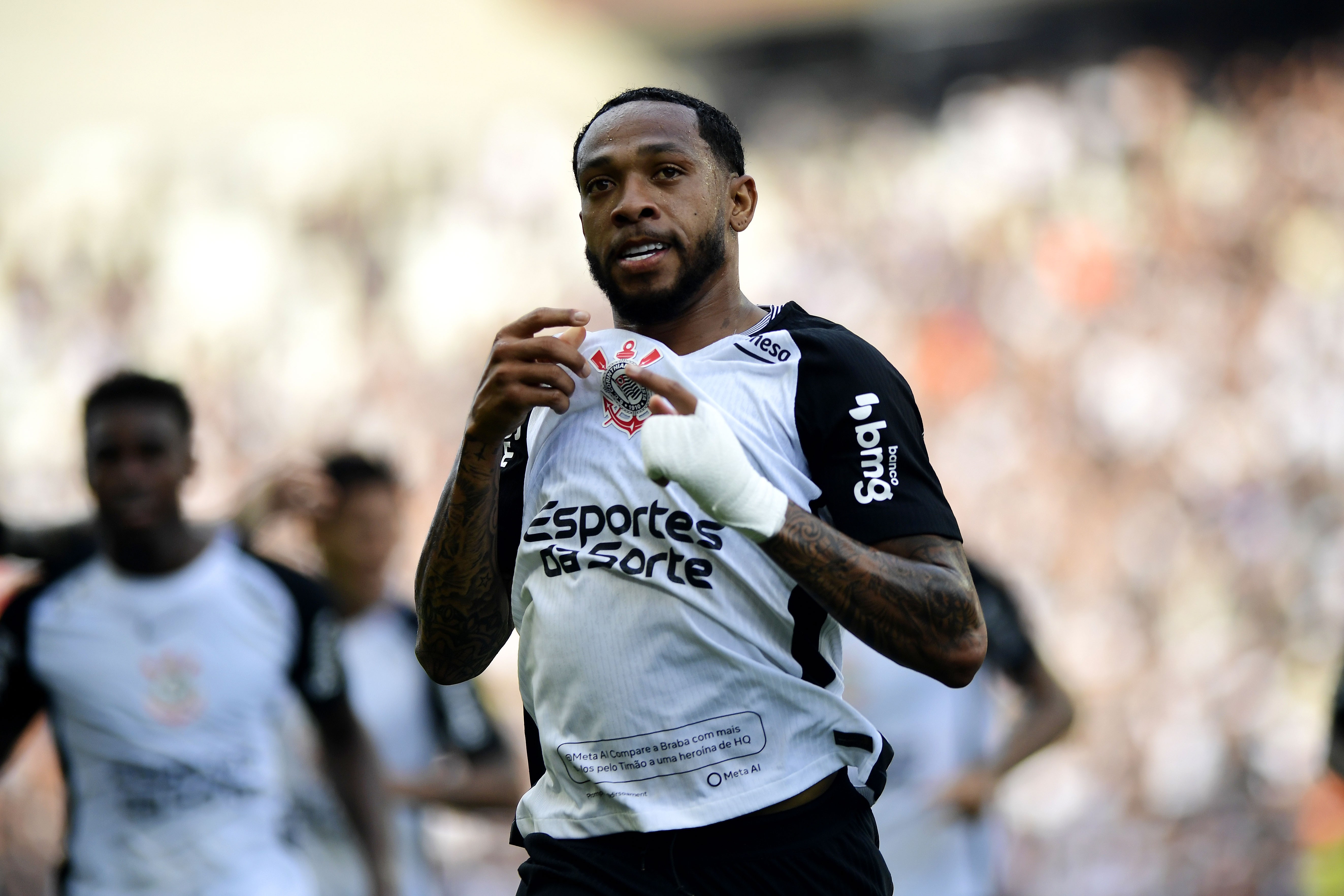 BOMBA: Corinthians rescinde com Martínez após atraso e lesão