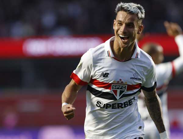 Ferreira relata conversa com Zubeldía sobre importância no São Paulo.