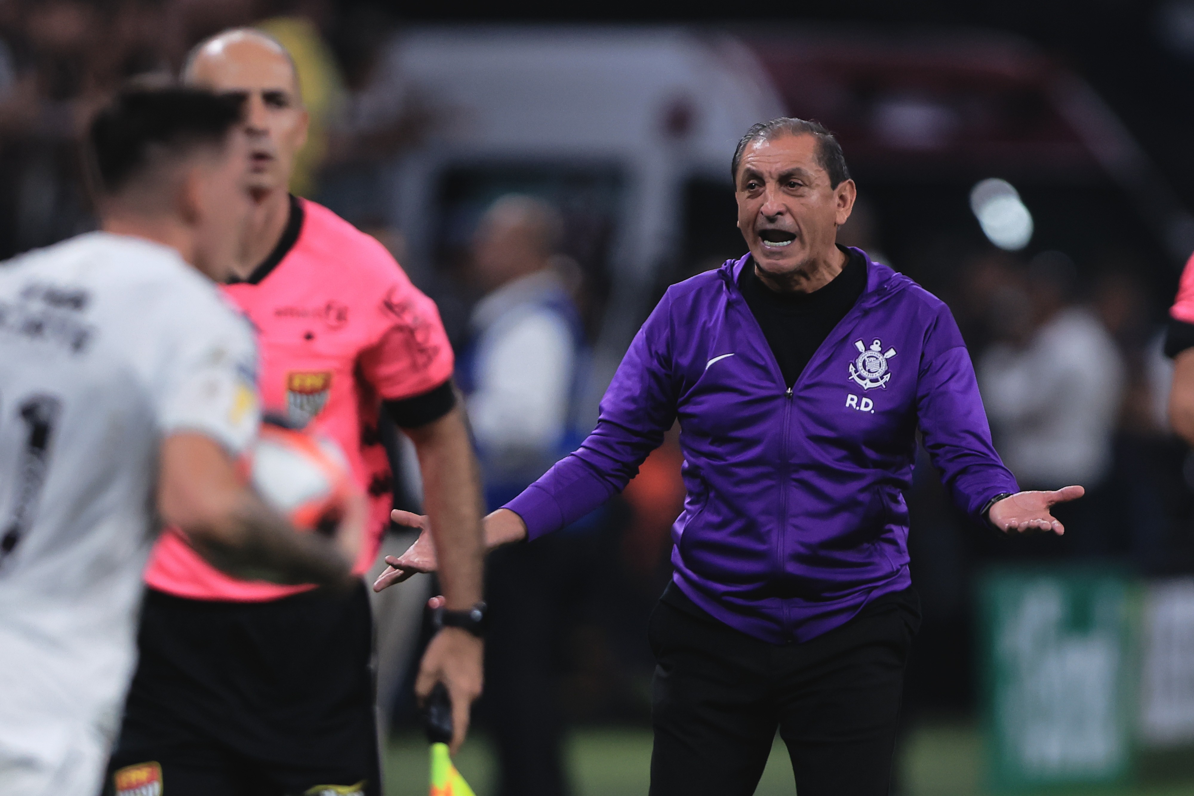 Corinthians enfrenta déficit defensivo pelo alto na temporada de 2025.